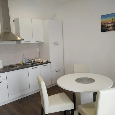 In Brodarica 4731-4 And 4731-1 Razine