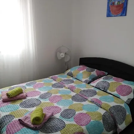 In Brodarica 4731-4 And 4731-1 * Razine