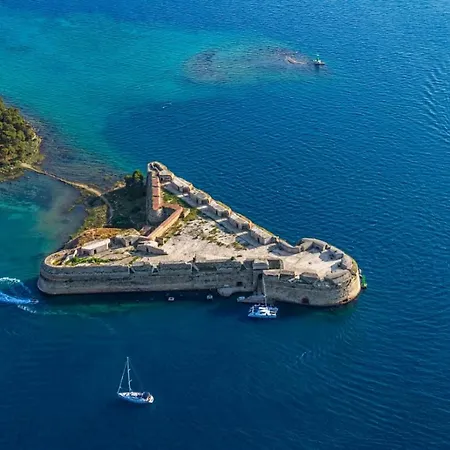 In Brodarica 4731-4 And 4731-1 Razine