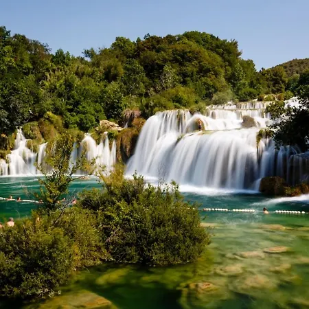 In Brodarica 4731-4 And 4731-1 * Razine