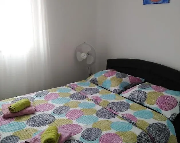 In Brodarica 4731-4 And 4731-1 * Razine