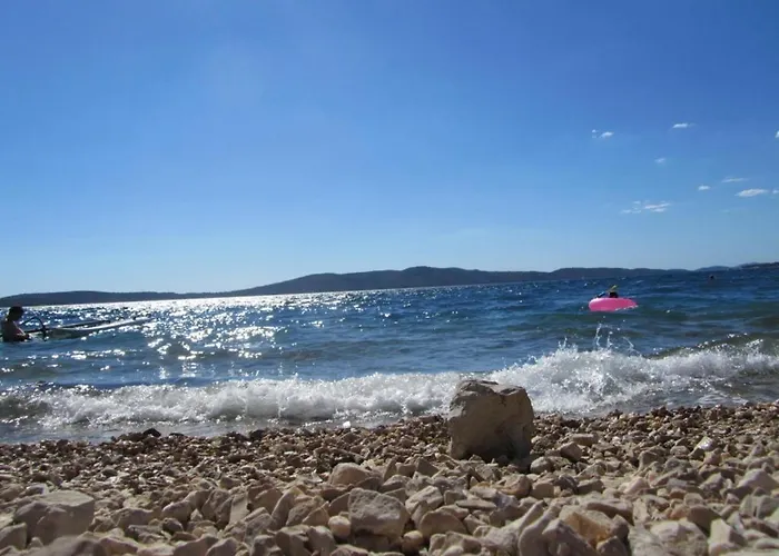 Lägenhet In Brodarica 4731-4 And 4731-1 Razine