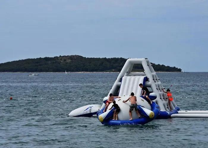 Apartamento In Brodarica 4731-4 And 4731-1