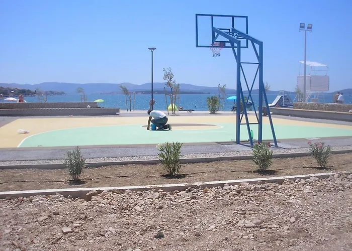 Apartamento In Brodarica 4731-4 And 4731-1