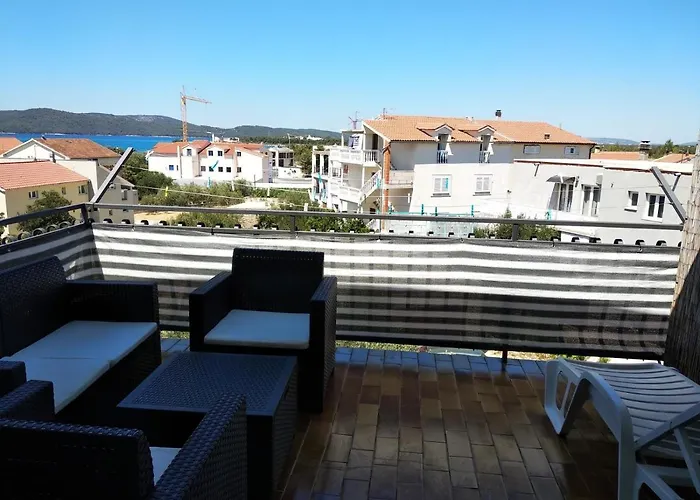 In Brodarica 4731-4 And 4731-1 * Razine