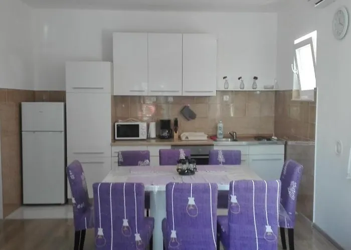 In Brodarica 4731-4 And 4731-1 Razine