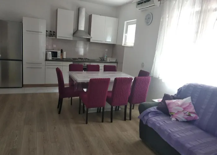 Lägenhet In Brodarica 4731-4 And 4731-1