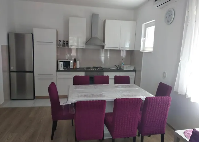 Apartamento In Brodarica 4731-4 And 4731-1 Razine