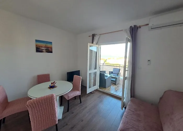 Lägenhet In Brodarica 4731-4 And 4731-1 *