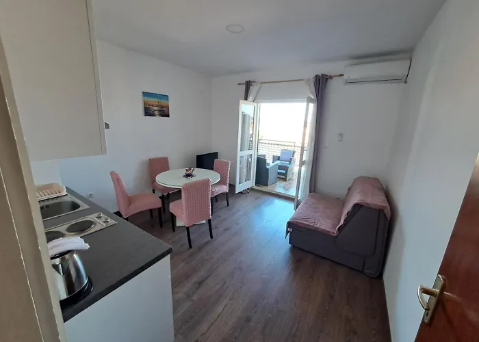 Lägenhet In Brodarica 4731-4 And 4731-1 *